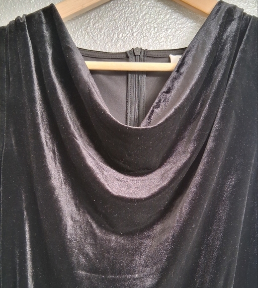 NWT Elegant Black Velvet Cowl Neck Maxi Dress Size 10 - Picture 1 of 10